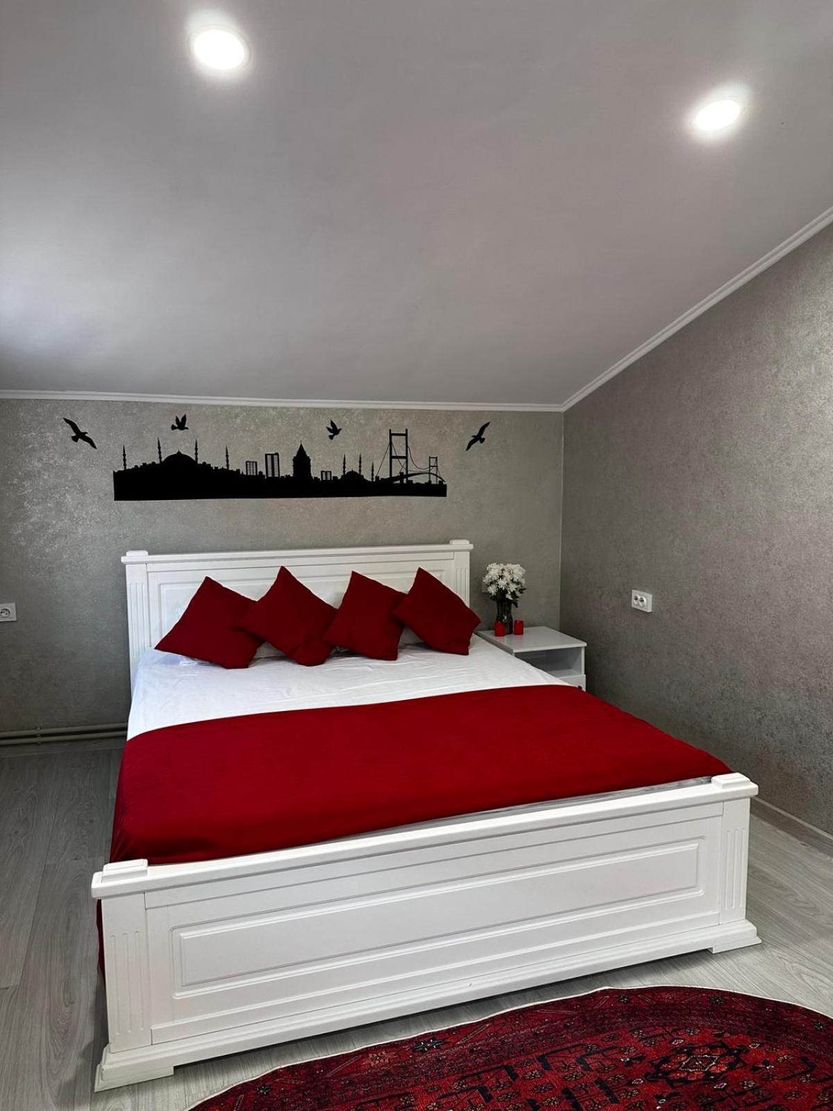 Kuznechnaya Street Apartment Kharkiv Exterior photo